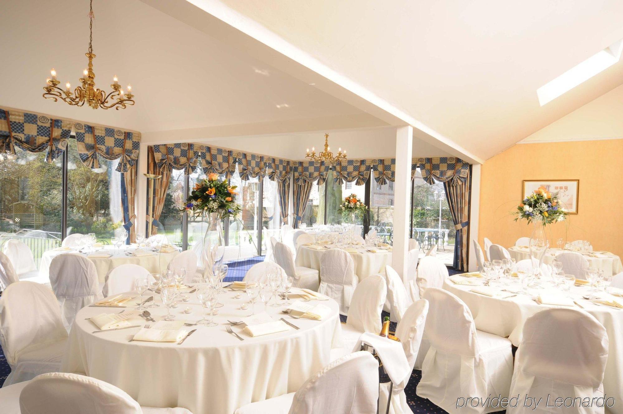 The Riverside House Hotel Mildenhall Restaurace fotografie